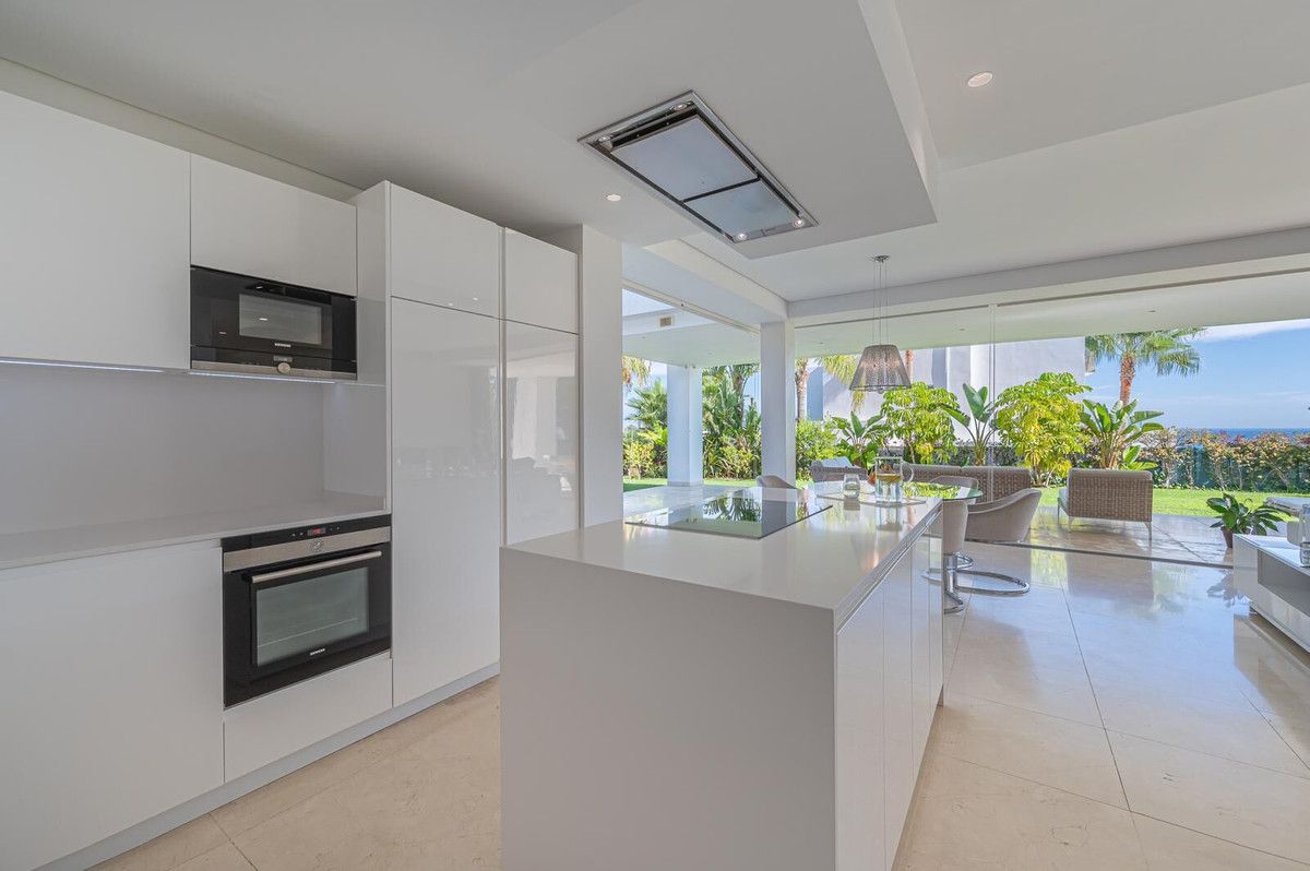 Detached Villa in Marbella, Marbella, 9/12