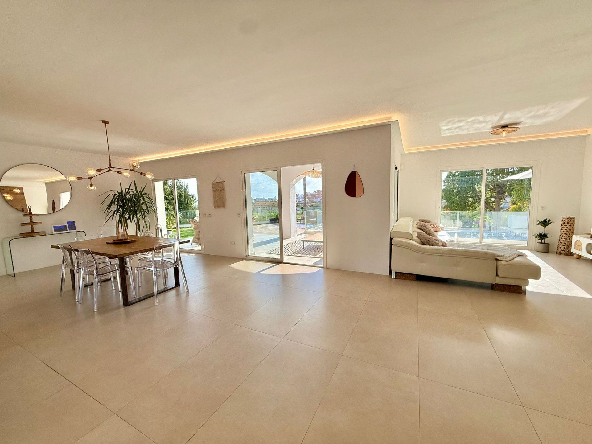 Villa in Mijas Costa, Riviera del Sol, Mijas Costa, 11/12