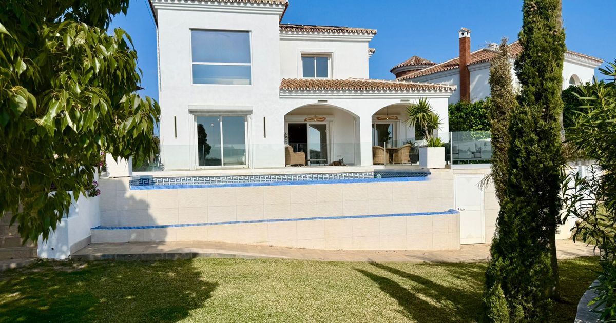 Villa in Mijas Costa, Riviera del Sol, Mijas Costa, 10/12