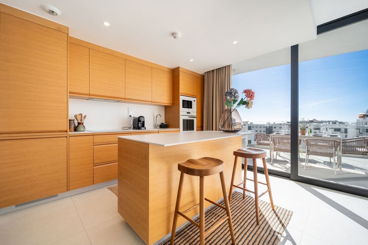 Middle Floor Apartment in Fuengirola, Fuengirola, 12/12