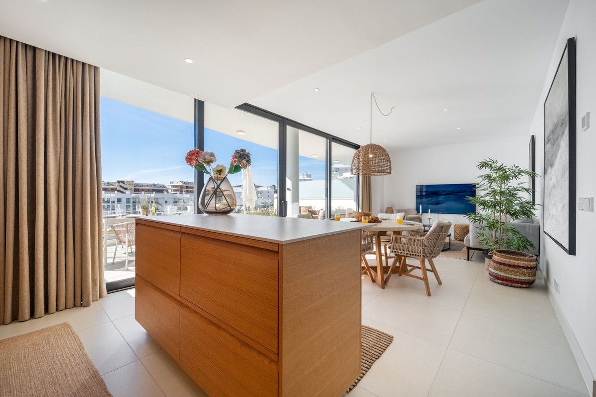 Middle Floor Apartment in Fuengirola, Fuengirola, 10/12