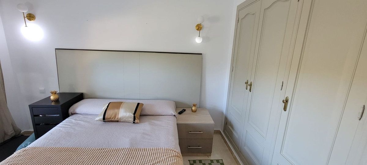 Middle Floor Apartment in Puerto Banús, Puerto Banús, 12/12