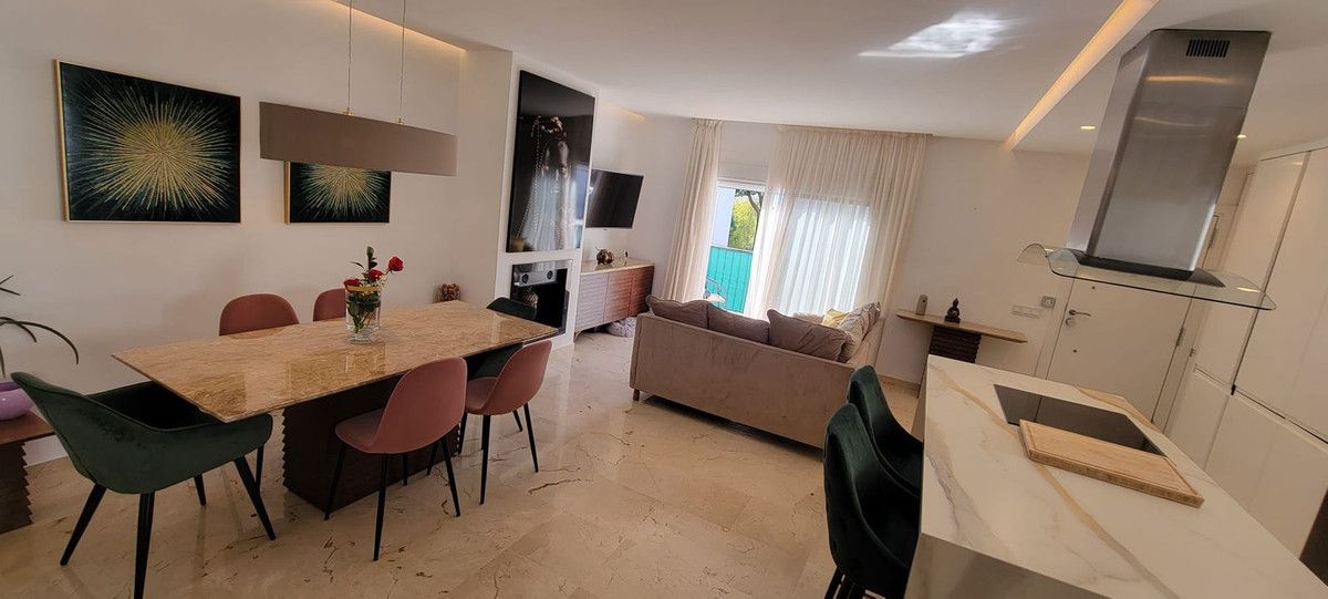 Middle Floor Apartment in Puerto Banús, Puerto Banús, 6/12