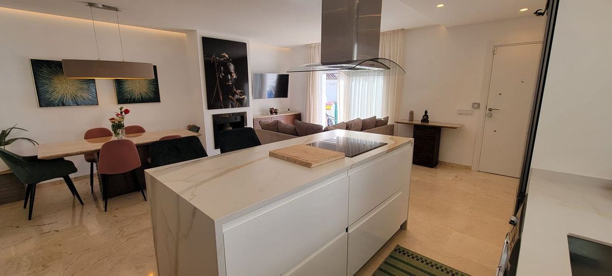 Middle Floor Apartment in Puerto Banús, Puerto Banús, 9/12