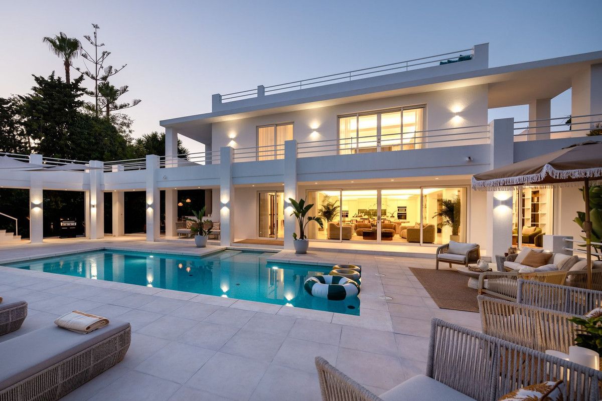 Vrijstaande villa in Nueva Andalucía, Nueva Andalucía, 2/12