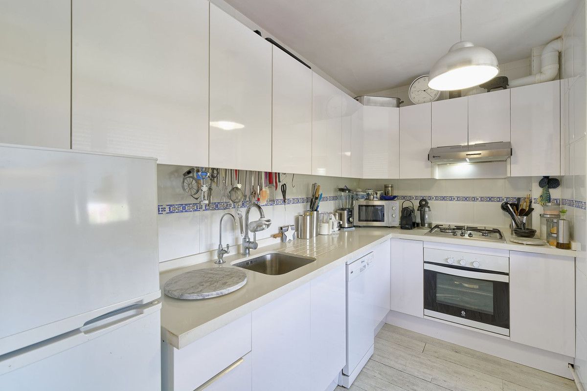 Middle Floor Apartment in Fuengirola, Fuengirola, 8/12