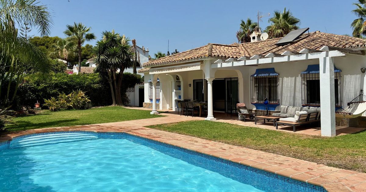 Detached Villa in Estepona, Estepona, 1/12