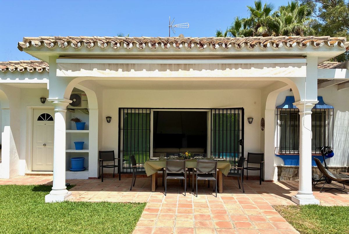 Detached Villa in Estepona, Estepona, 2/12