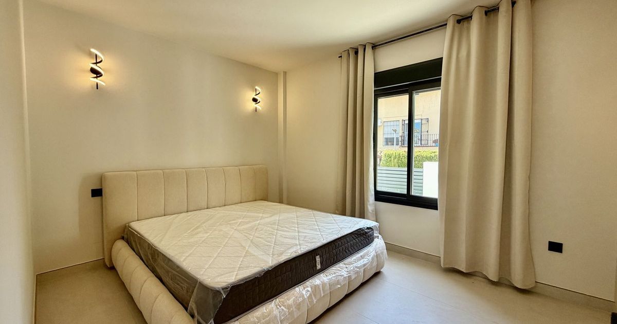 Detached Villa in Nueva Andalucía, Nueva Andalucía, 10/12