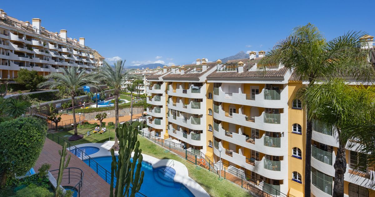 Mittelgeschoss-Apartment in Nueva Andalucía, Nueva Andalucía, 1/12