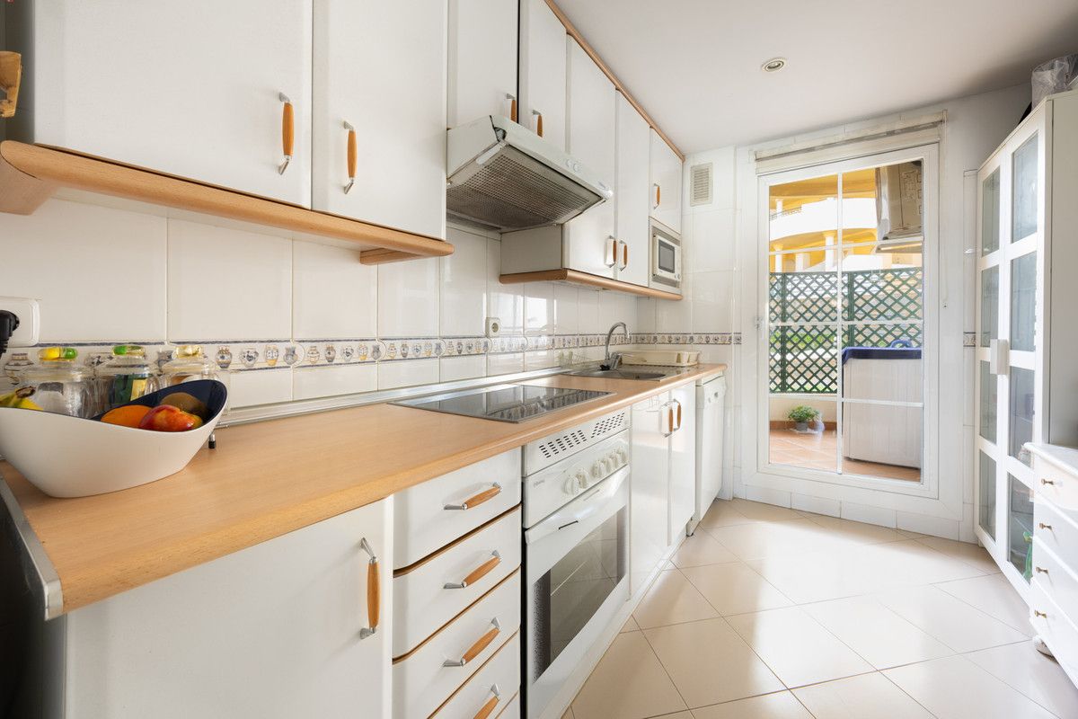 Mittelgeschoss-Apartment in Nueva Andalucía, Nueva Andalucía, 4/12
