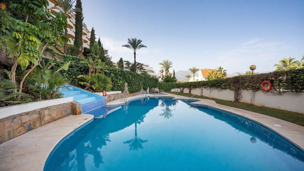 Mittelgeschoss-Apartment in Nueva Andalucía, Nueva Andalucía, 10/12