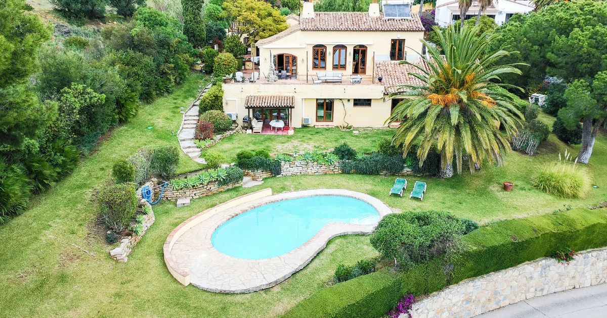Villa in Estepona, Bahia Dorada, Estepona, 2/12