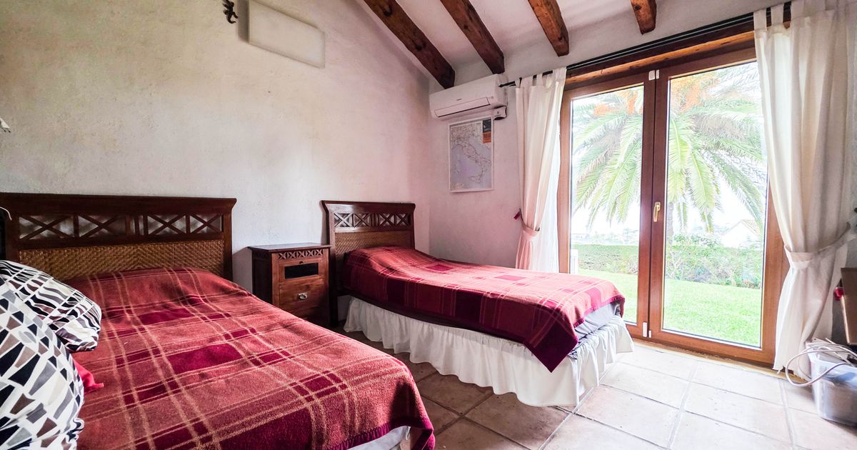 Villa in Estepona, Bahia Dorada, Estepona, 9/12