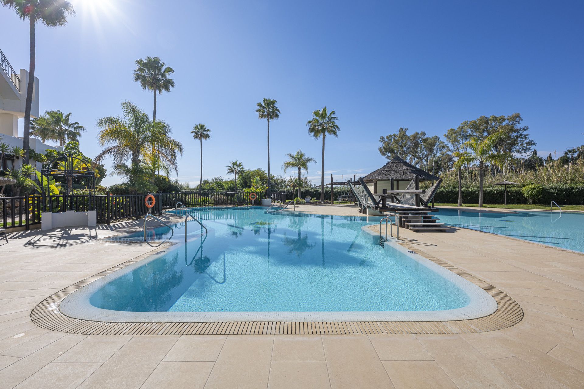Апартаменты в Estepona, Bahía del Velerín, Estepona, 2/12