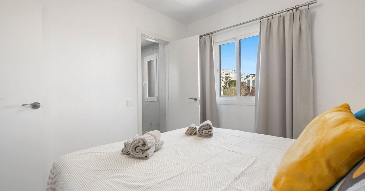 Middle Floor Apartment in Estepona, Estepona, 11/12