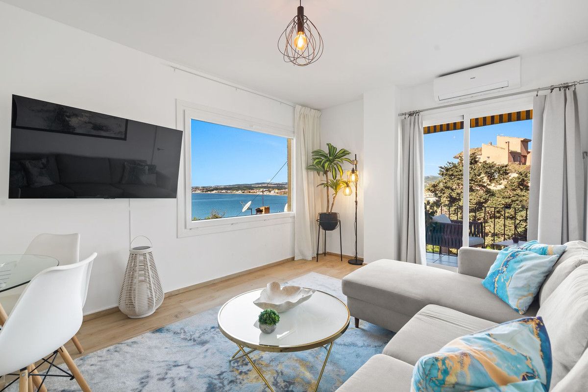 Middle Floor Apartment in Estepona, Estepona, 3/12