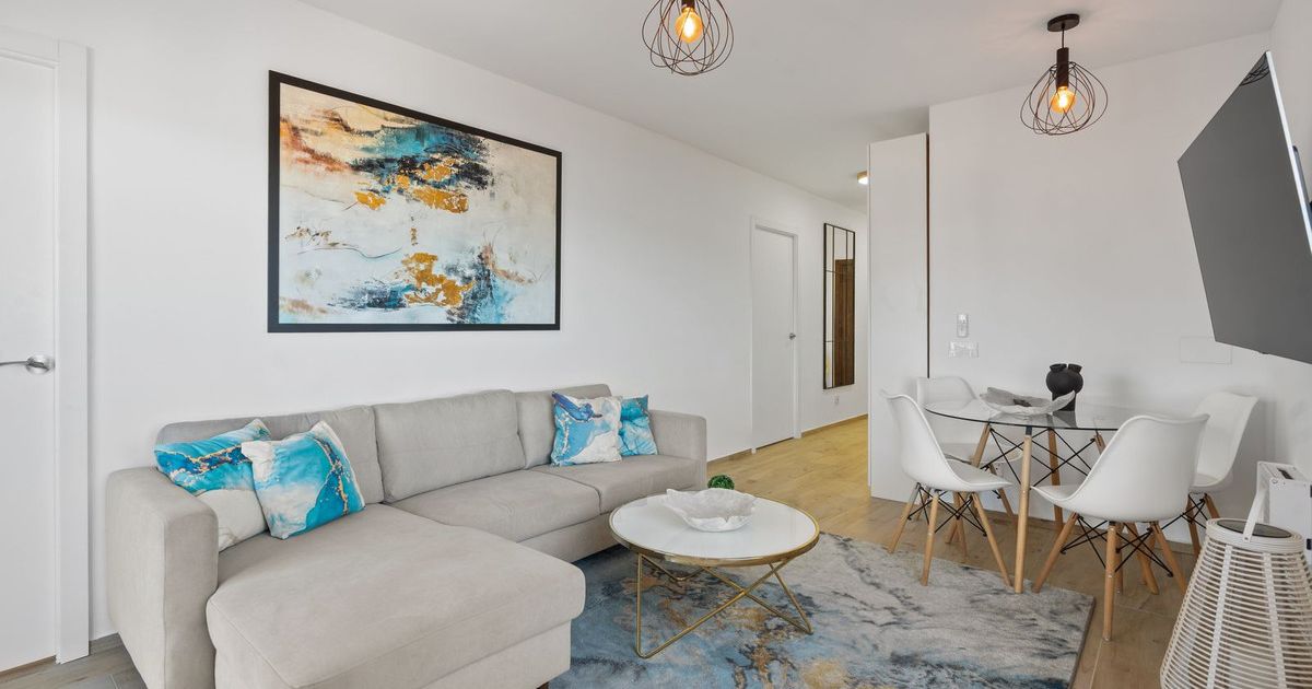 Middle Floor Apartment in Estepona, Estepona, 5/12