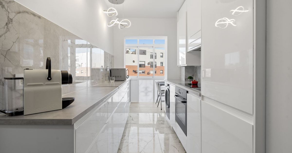 Middle Floor Apartment in Estepona, Estepona, 9/12