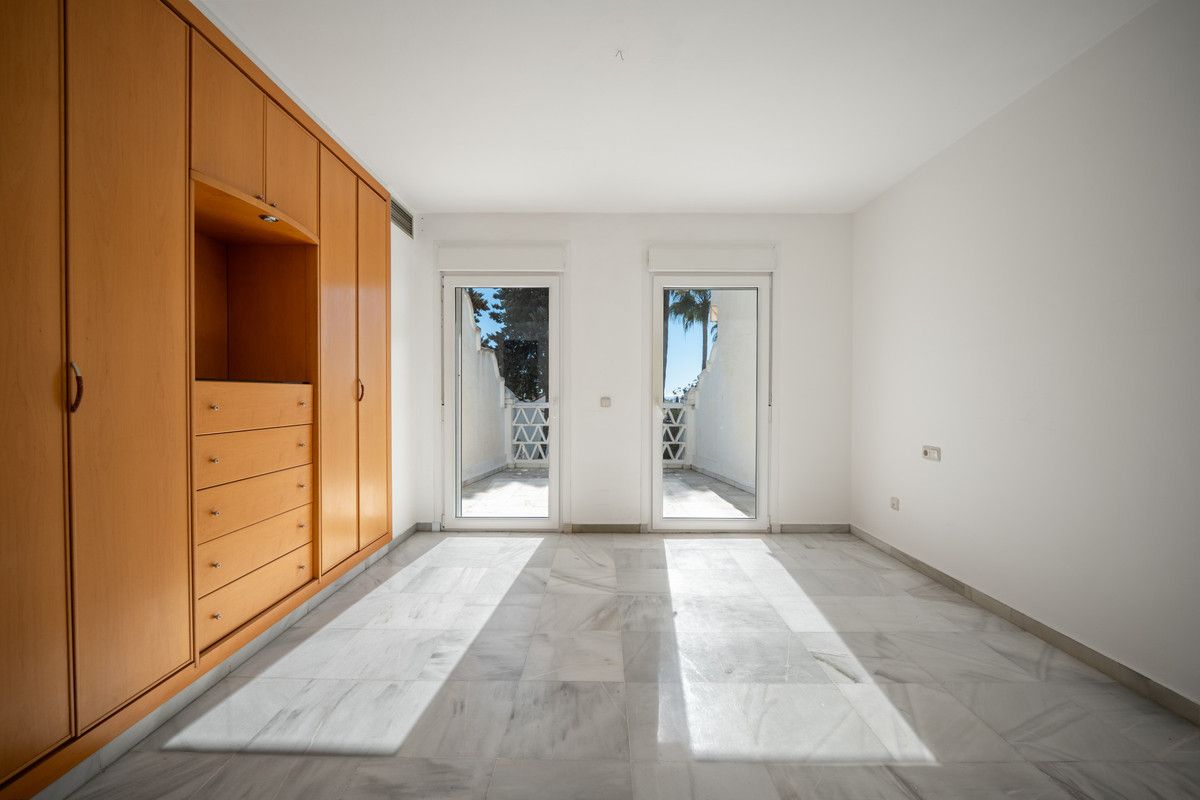 Villa Individuelle sur le Golden Mile, The Golden Mile, 7/12