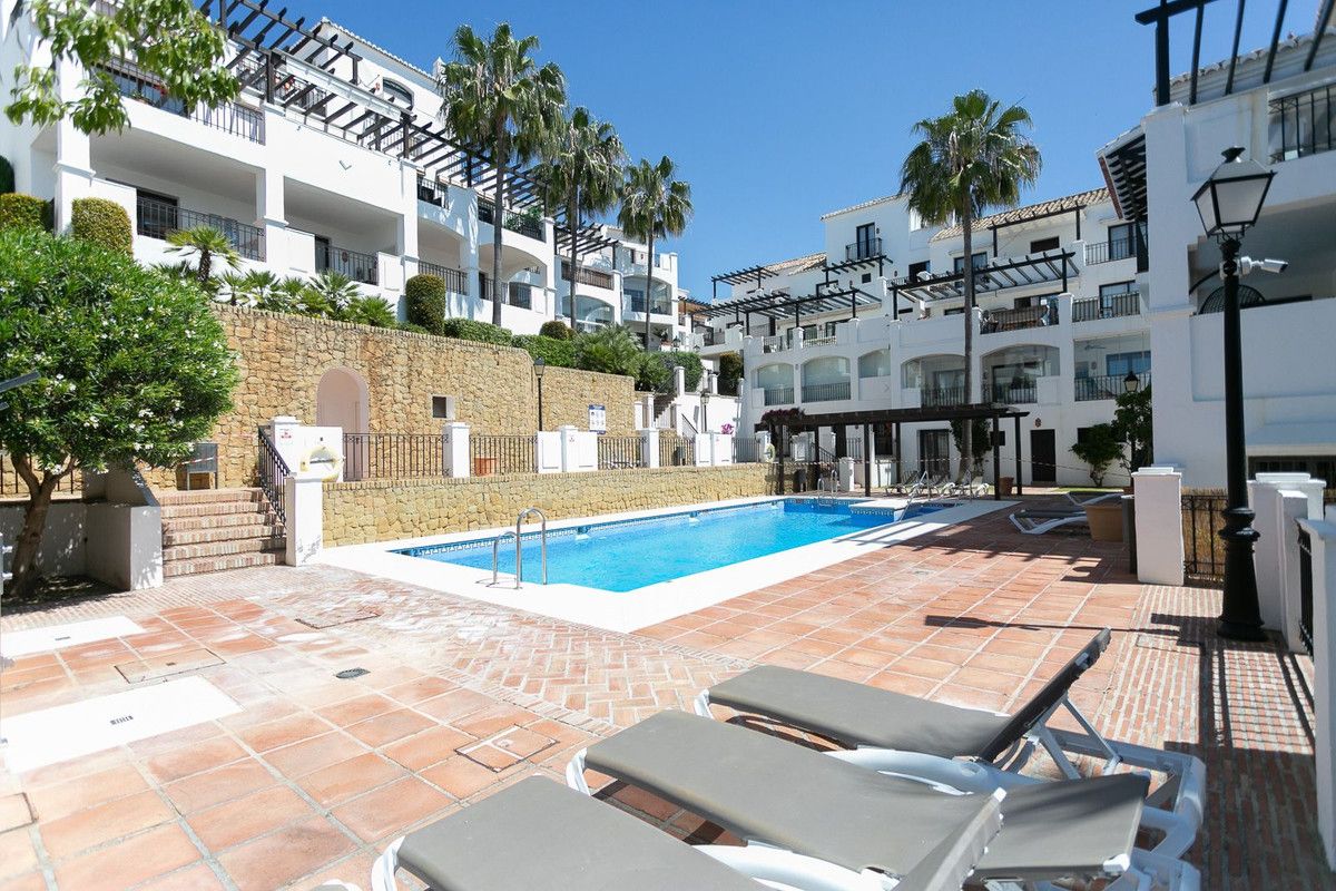 Dwupoziomowy penthouse w Altos de los Monteros, Altos de los Monteros, 1/12