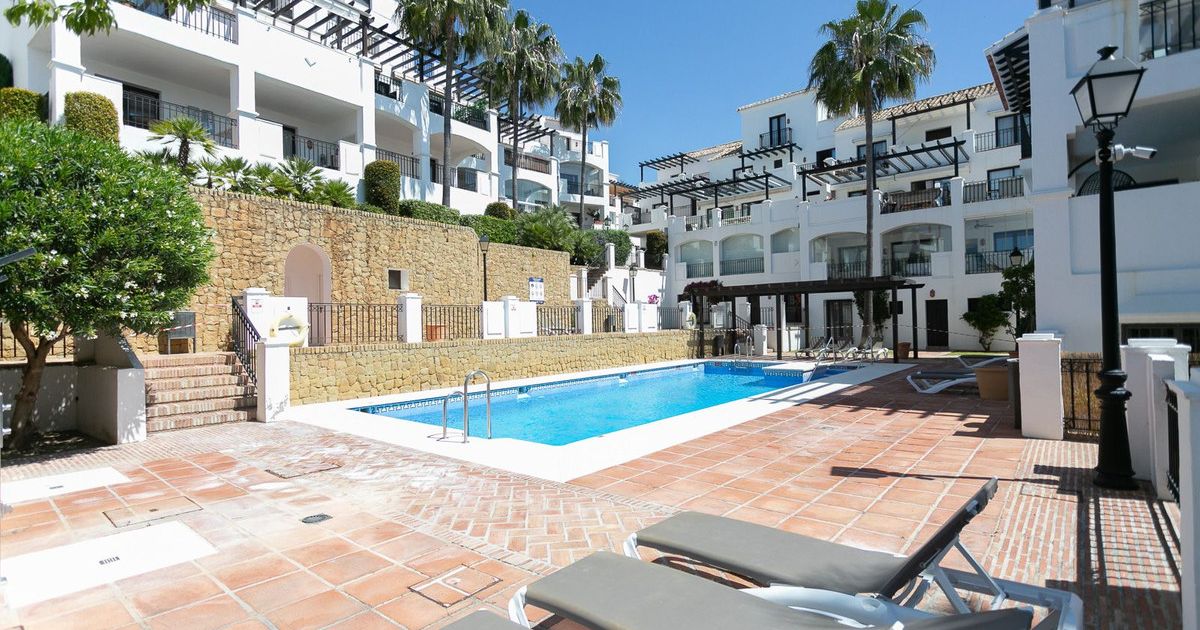 Dwupoziomowy penthouse w Altos de los Monteros, Altos de los Monteros, 1/12