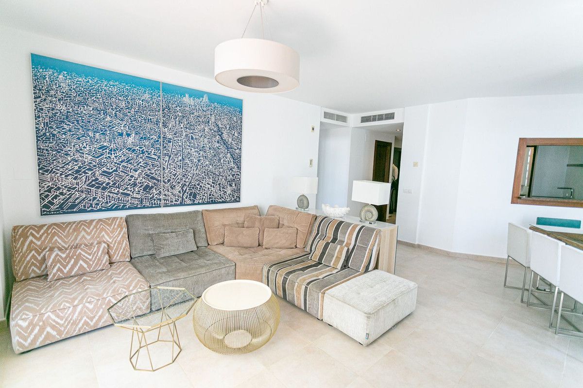Dwupoziomowy penthouse w Altos de los Monteros, Altos de los Monteros, 3/12