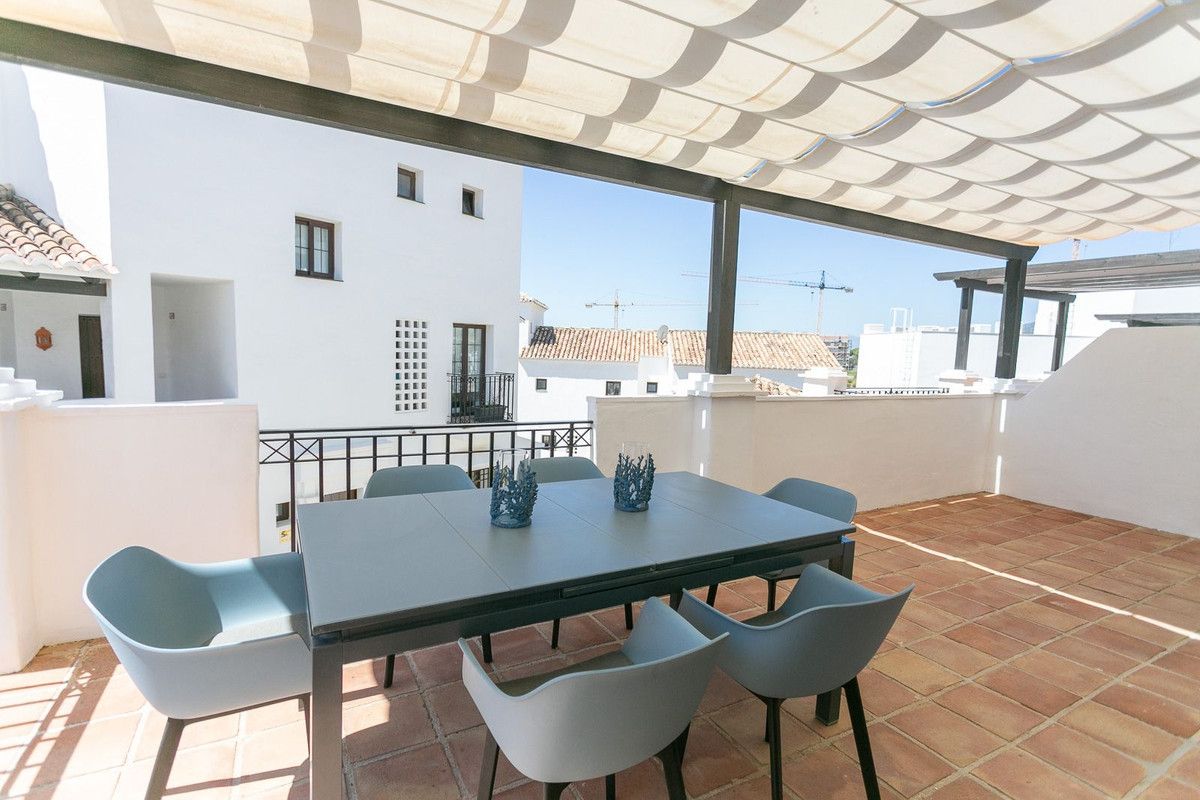Dwupoziomowy penthouse w Altos de los Monteros, Altos de los Monteros, 10/12
