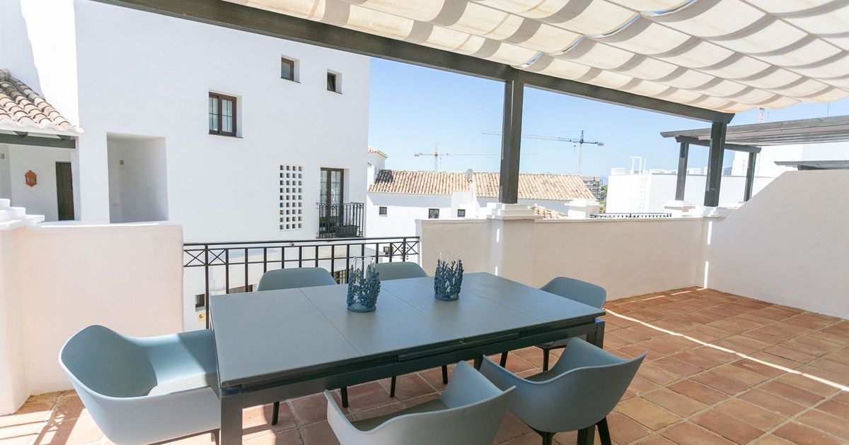 Dwupoziomowy penthouse w Altos de los Monteros, Altos de los Monteros, 10/12
