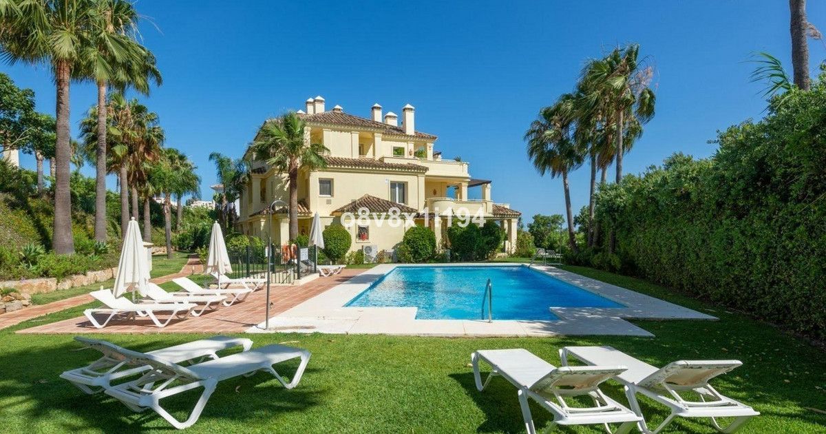Apartment in der mittleren Etage in Casares, Casares, 4/12
