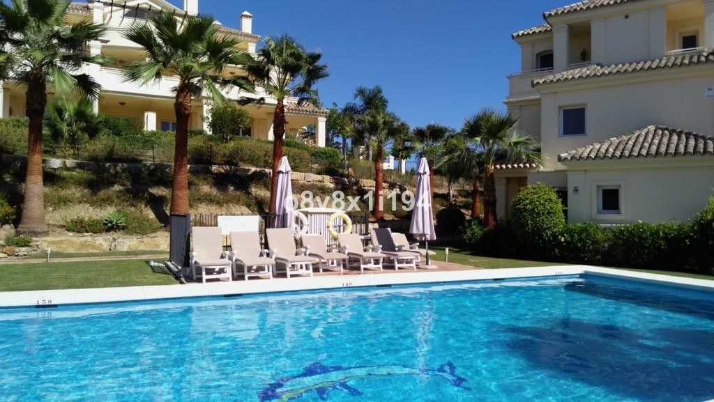 Apartment in der mittleren Etage in Casares, Casares, 5/12