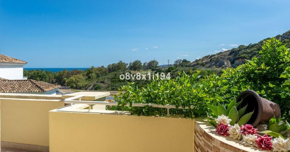 Apartment in der mittleren Etage in Casares, Casares, 8/12