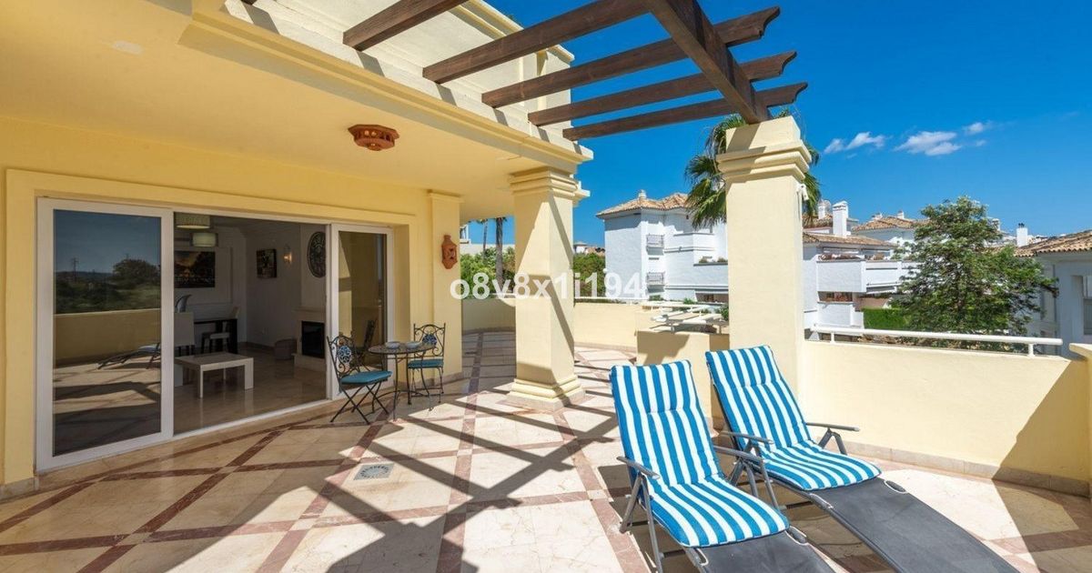 Apartment in der mittleren Etage in Casares, Casares, 10/12
