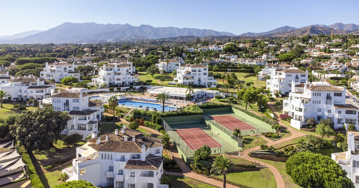Appartement op de middelste verdieping in Elviria, Elviria, 2/12
