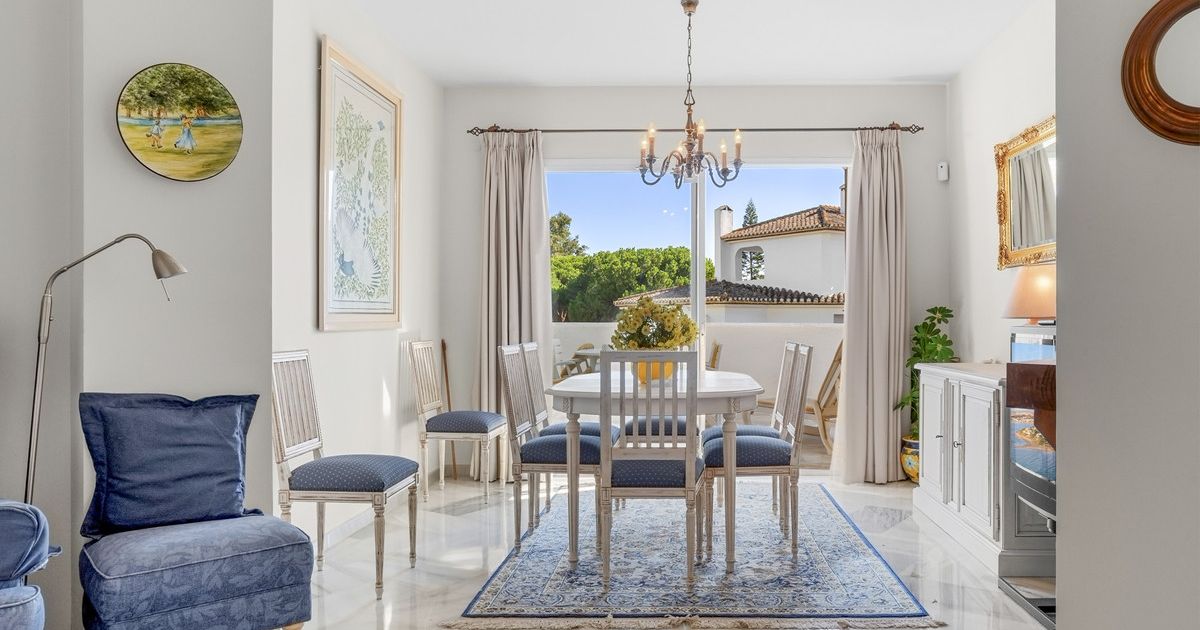 Appartement op de middelste verdieping in Elviria, Elviria, 4/12