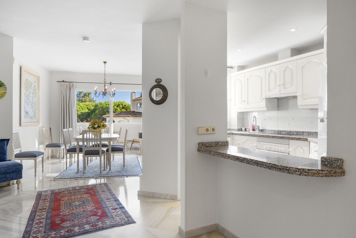 Appartement op de middelste verdieping in Elviria, Elviria, 7/12