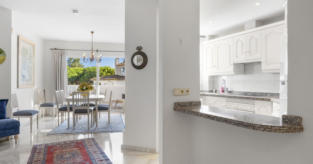 Appartement op de middelste verdieping in Elviria, Elviria, 7/12