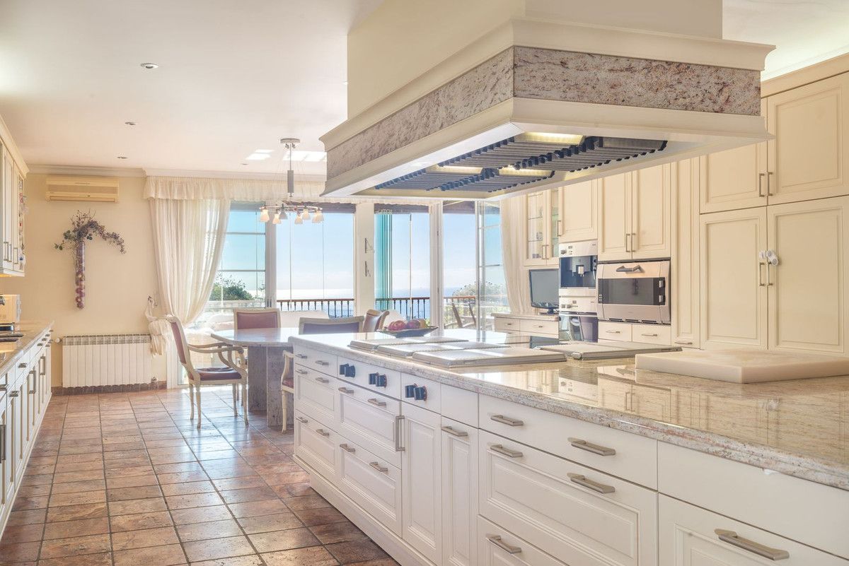 Detached Villa in Altos de los Monteros, Altos de los Monteros, 7/12