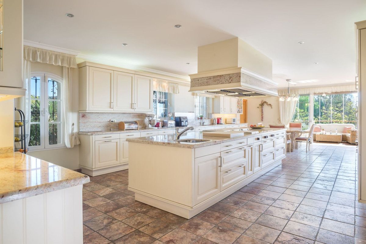 Detached Villa in Altos de los Monteros, Altos de los Monteros, 8/12