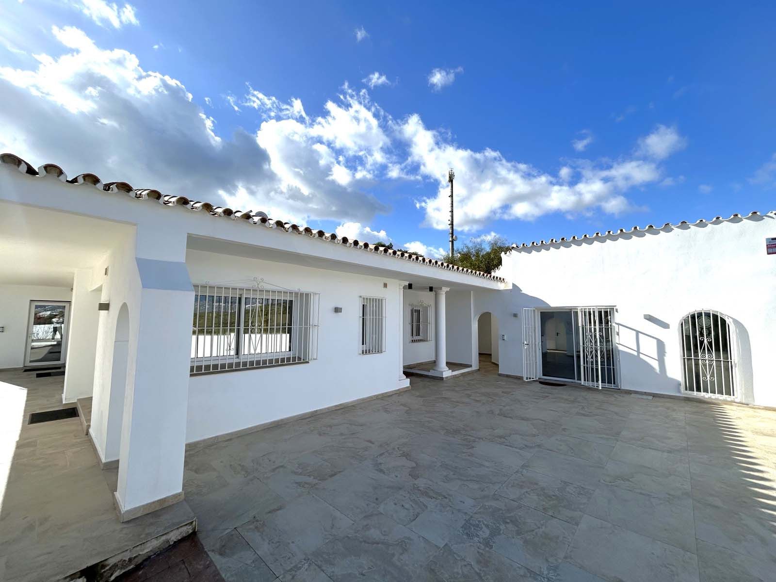 Villa in Mijas Costa, El Faro de Calaburras, Mijas Costa, 1/12