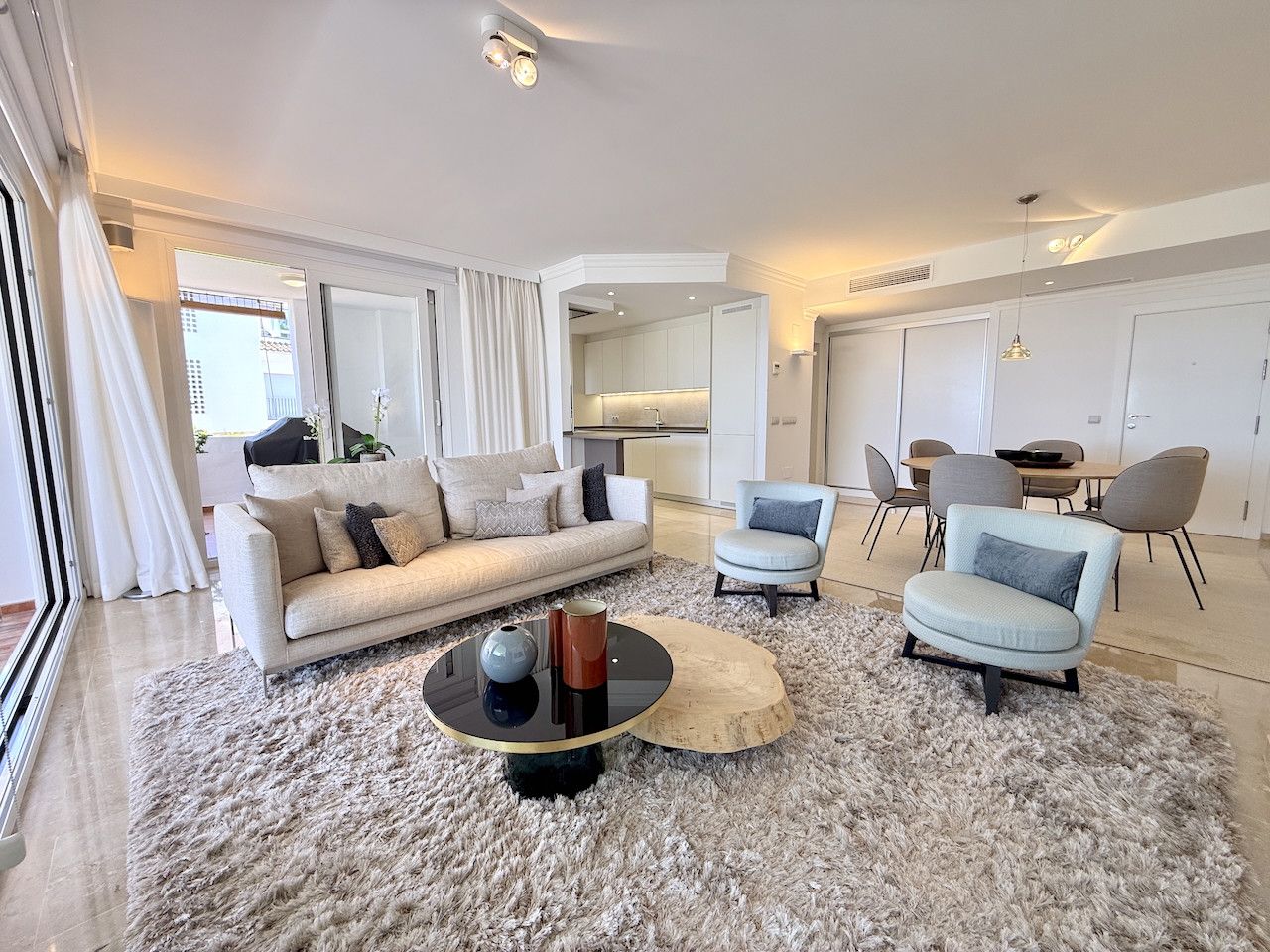 Apartament w Marbella East, La Mairena, Marbella East, 7/12