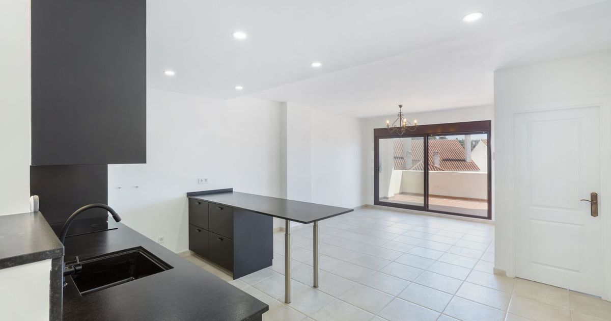 Middle Floor Apartment in Nueva Andalucía, Nueva Andalucía, 3/8