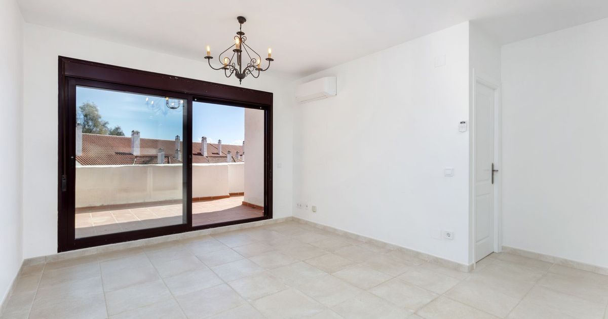 Middle Floor Apartment in Nueva Andalucía, Nueva Andalucía, 6/8
