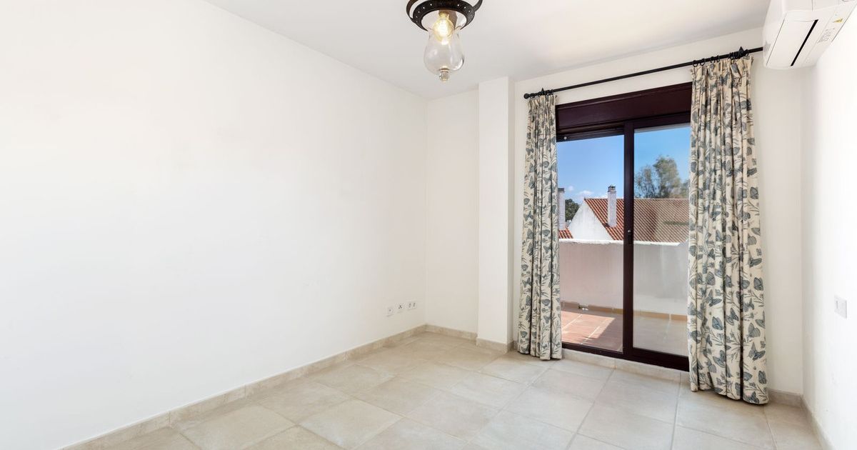 Middle Floor Apartment in Nueva Andalucía, Nueva Andalucía, 7/8