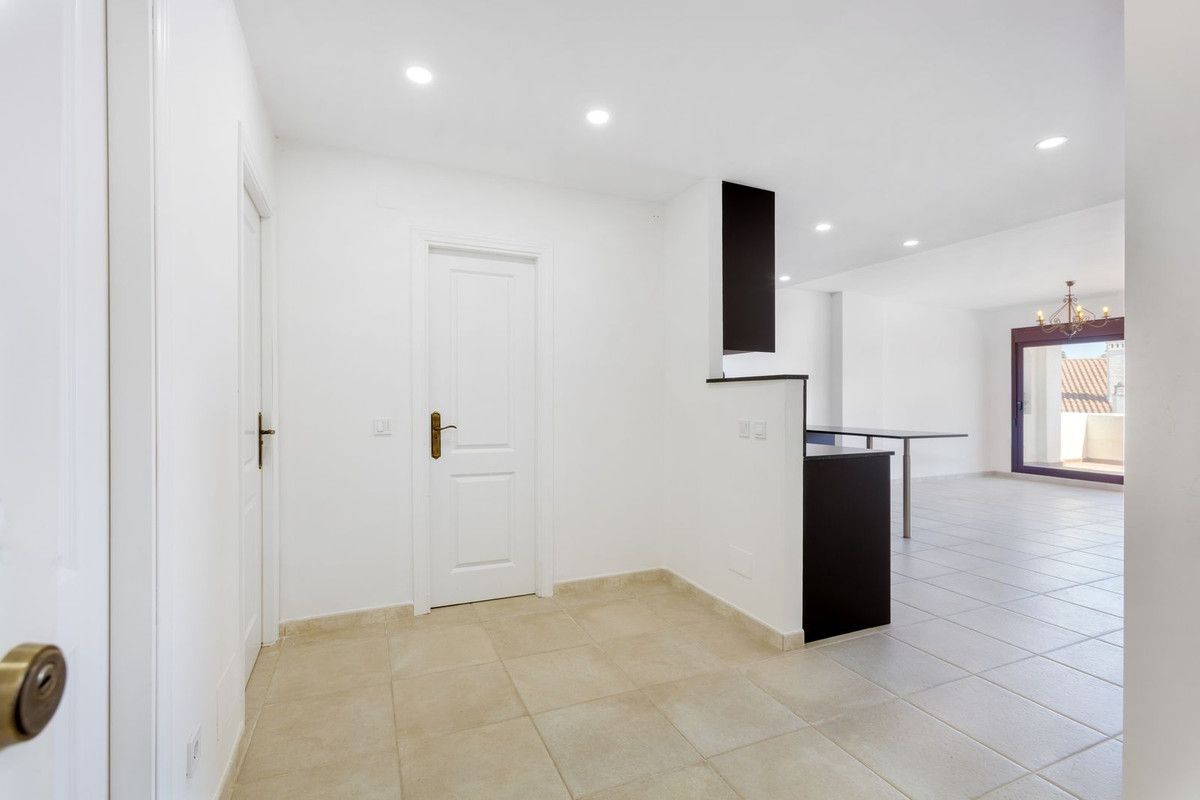 Middle Floor Apartment in Nueva Andalucía, Nueva Andalucía, 8/8