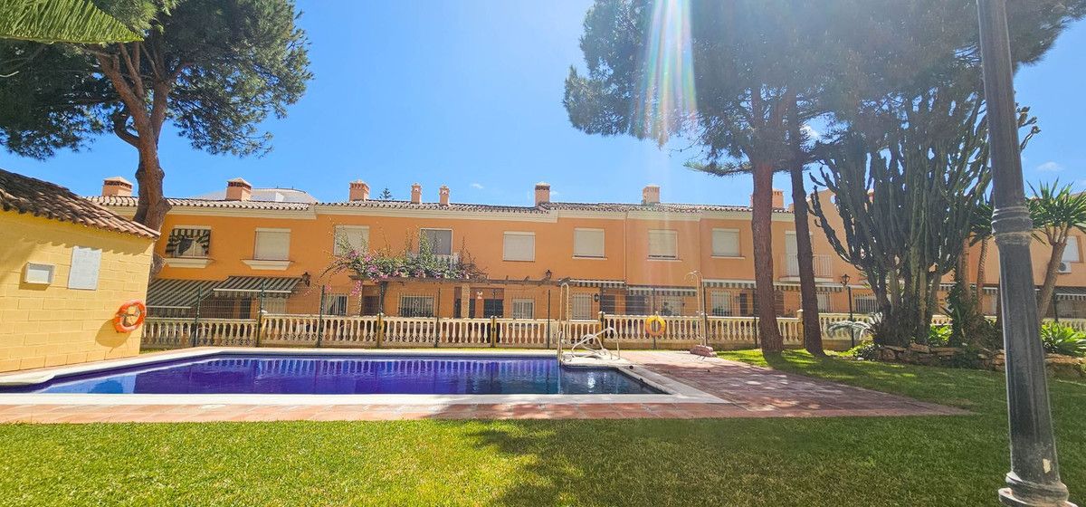 Halfvrijstaande woning in San Luis de Sabinillas, San Luis de Sabinillas, 1/12