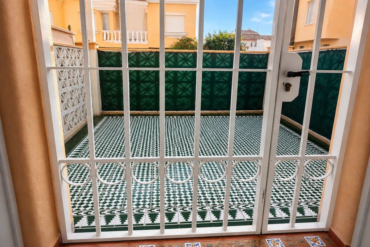 Halfvrijstaande woning in San Luis de Sabinillas, San Luis de Sabinillas, 4/12