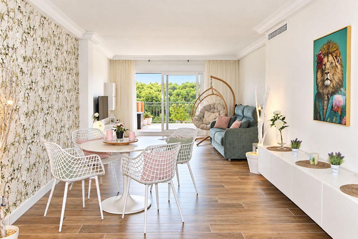 Квартира на среднем этаже в Cabopino, Cabopino, 4/12
