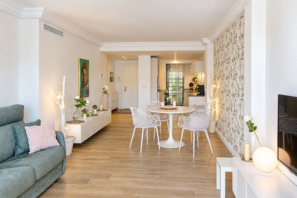 Квартира на среднем этаже в Cabopino, Cabopino, 5/12
