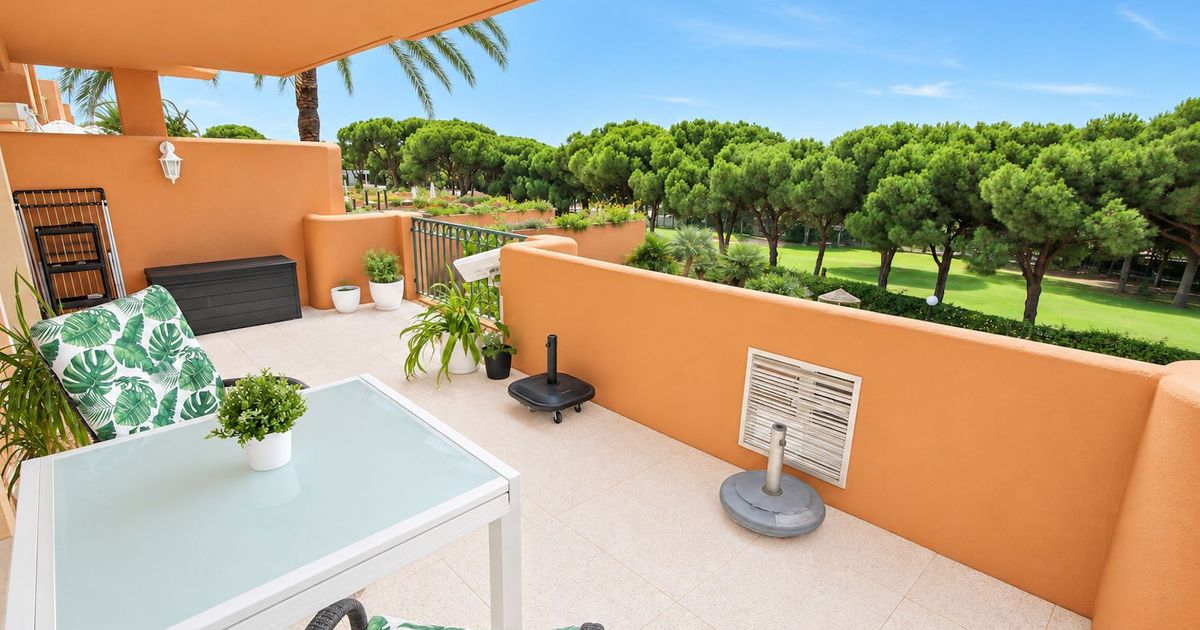 Квартира на среднем этаже в Cabopino, Cabopino, 7/12